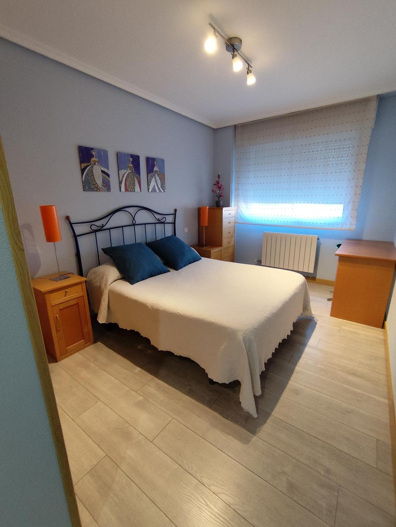 Apartamento De Tres Dormitorios Con Garaje Y Todos Los Servicios Cerca บูร์โกส ภายนอก รูปภาพ